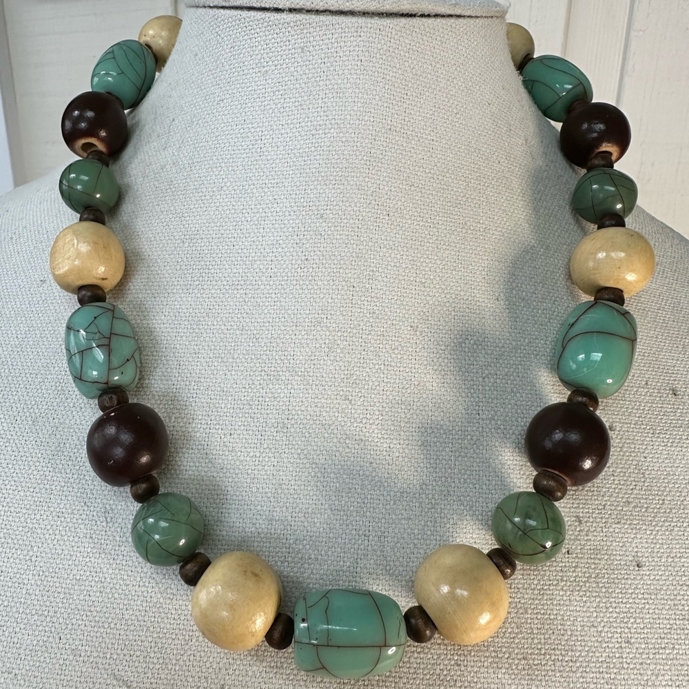 Mint green crackle bead and wooden bead necklace
